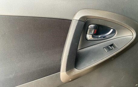 Toyota RAV4, 2010 год, 1 480 000 рублей, 26 фотография