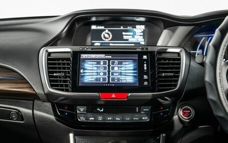 Honda Accord IX рестайлинг, 2017 год, 1 950 000 рублей, 11 фотография