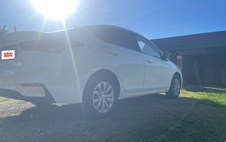 Hyundai Solaris II рестайлинг, 2020 год, 1 700 000 рублей, 5 фотография
