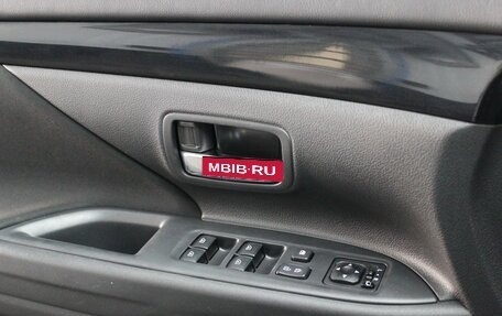 Mitsubishi Outlander III рестайлинг 3, 2019 год, 1 550 000 рублей, 14 фотография