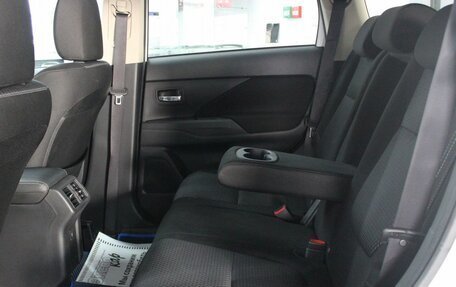 Mitsubishi Outlander III рестайлинг 3, 2019 год, 1 550 000 рублей, 23 фотография