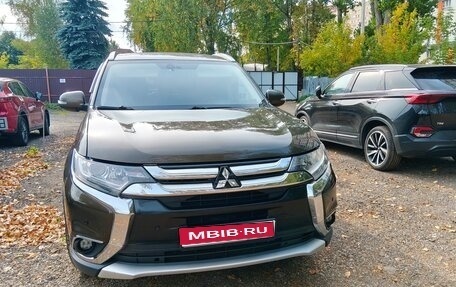Mitsubishi Outlander III рестайлинг 3, 2018 год, 1 870 000 рублей, 1 фотография
