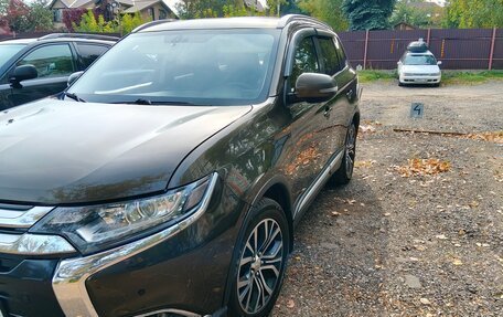 Mitsubishi Outlander III рестайлинг 3, 2018 год, 1 870 000 рублей, 11 фотография