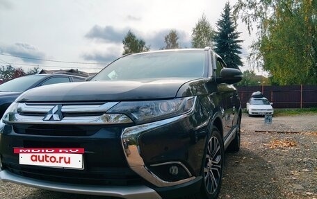 Mitsubishi Outlander III рестайлинг 3, 2018 год, 1 870 000 рублей, 12 фотография