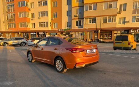 Hyundai Solaris II рестайлинг, 2017 год, 1 300 000 рублей, 4 фотография