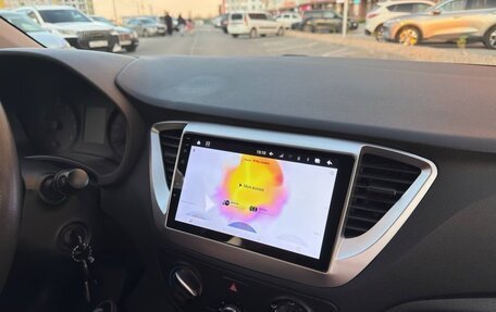 Hyundai Solaris II рестайлинг, 2017 год, 1 300 000 рублей, 13 фотография