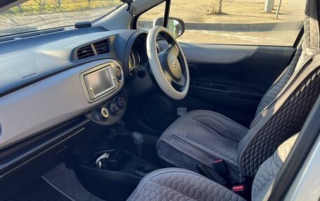 Toyota Vitz, 2012 год, 700 000 рублей, 2 фотография