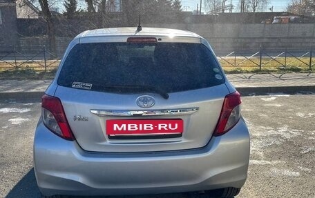 Toyota Vitz, 2012 год, 700 000 рублей, 4 фотография