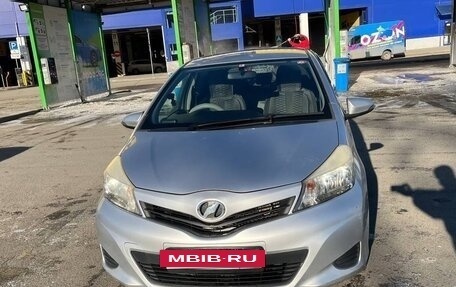 Toyota Vitz, 2012 год, 700 000 рублей, 8 фотография