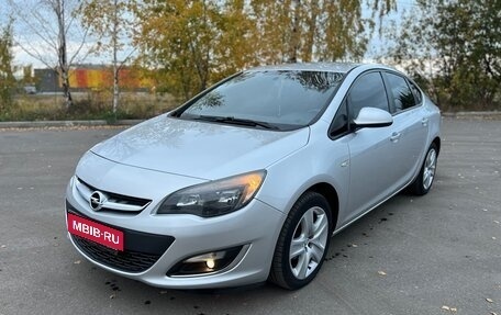 Opel Astra J, 2012 год, 685 000 рублей, 2 фотография