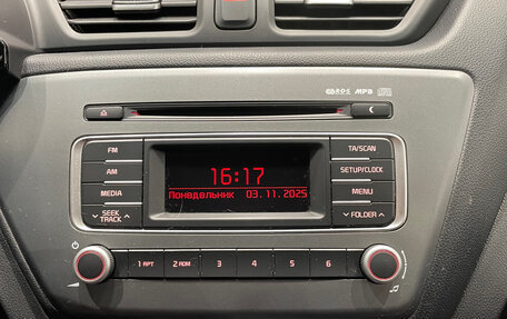 KIA Rio III рестайлинг, 2015 год, 949 000 рублей, 17 фотография