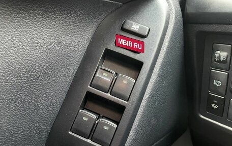 Toyota Land Cruiser Prado 150 рестайлинг 2, 2010 год, 2 377 000 рублей, 11 фотография