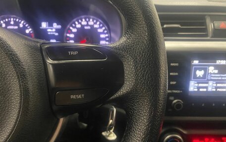 KIA Rio IV, 2017 год, 996 000 рублей, 23 фотография