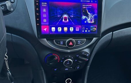 Hyundai Solaris II рестайлинг, 2013 год, 950 000 рублей, 12 фотография