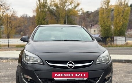 Opel Astra J, 2013 год, 740 000 рублей, 2 фотография