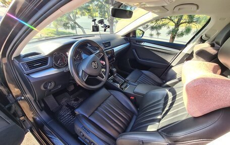 Skoda Superb III рестайлинг, 2017 год, 2 550 000 рублей, 10 фотография