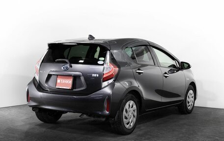 Toyota Aqua I, 2018 год, 1 099 000 рублей, 3 фотография