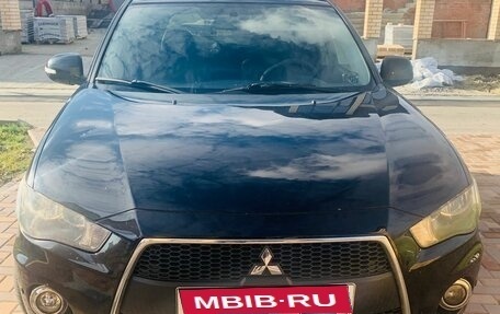 Mitsubishi Outlander III рестайлинг 3, 2011 год, 1 000 000 рублей, 1 фотография