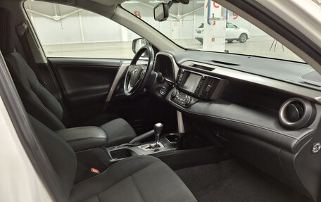 Toyota RAV4, 2016 год, 2 050 000 рублей, 13 фотография