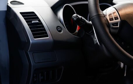 Mitsubishi Outlander III рестайлинг 3, 2008 год, 819 000 рублей, 16 фотография