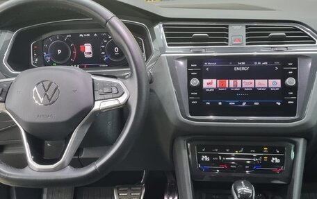 Volkswagen Tiguan II, 2021 год, 3 050 000 рублей, 4 фотография