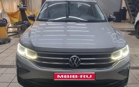 Volkswagen Tiguan II, 2021 год, 3 050 000 рублей, 1 фотография