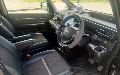 Honda Stepwgn IV, 2016 год, 2 410 000 рублей, 7 фотография