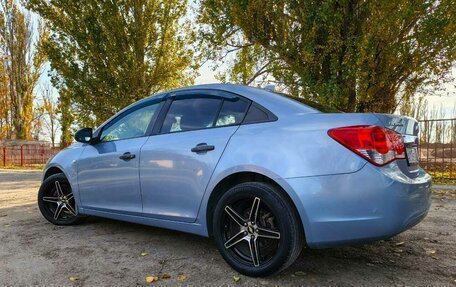 Chevrolet Cruze II, 2010 год, 575 000 рублей, 4 фотография