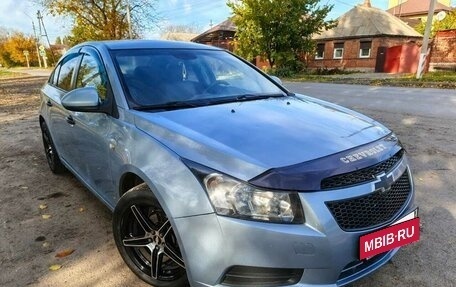 Chevrolet Cruze II, 2010 год, 575 000 рублей, 3 фотография