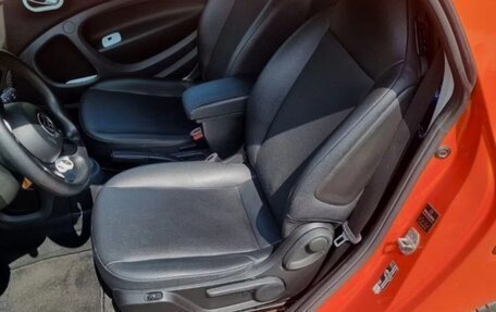 Smart Fortwo III, 2018 год, 1 050 000 рублей, 6 фотография