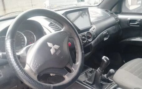 Mitsubishi L200 IV рестайлинг, 2010 год, 600 000 рублей, 9 фотография