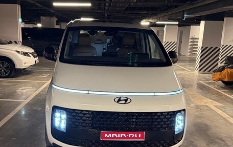 Hyundai Staria, 2022 год, 6 000 000 рублей, 1 фотография