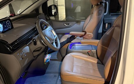 Hyundai Staria, 2022 год, 6 000 000 рублей, 5 фотография