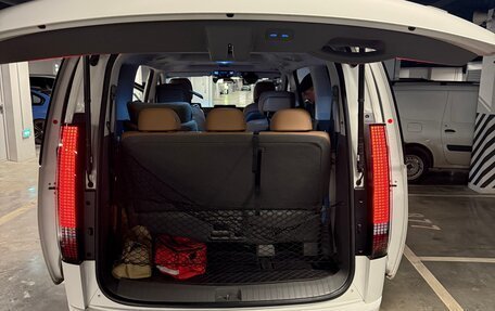 Hyundai Staria, 2022 год, 6 000 000 рублей, 9 фотография