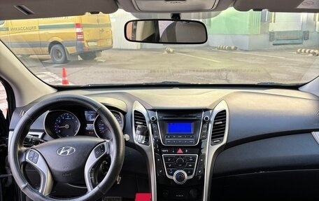 Hyundai i30 II рестайлинг, 2012 год, 999 990 рублей, 13 фотография