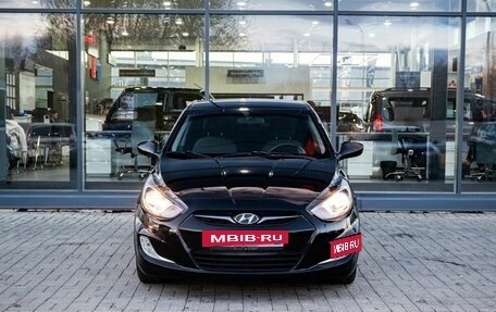 Hyundai Solaris II рестайлинг, 2013 год, 900 000 рублей, 3 фотография