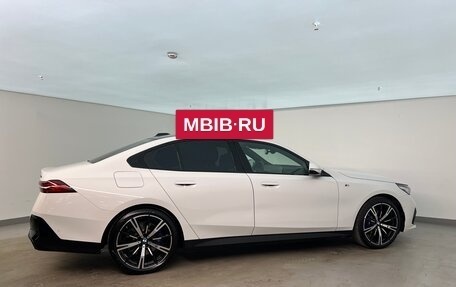 BMW 5 серия, 2024 год, 10 500 000 рублей, 6 фотография