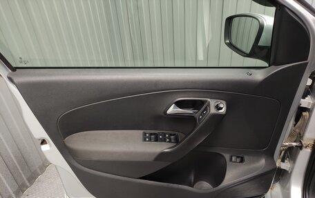 Volkswagen Polo VI (EU Market), 2012 год, 550 000 рублей, 14 фотография