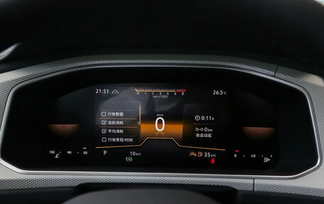 Volkswagen T-Roc I, 2024 год, 2 825 000 рублей, 9 фотография