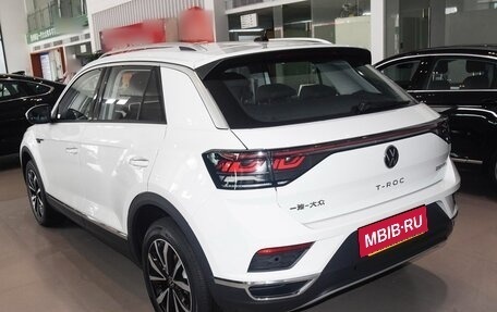 Volkswagen T-Roc I, 2024 год, 2 825 000 рублей, 6 фотография