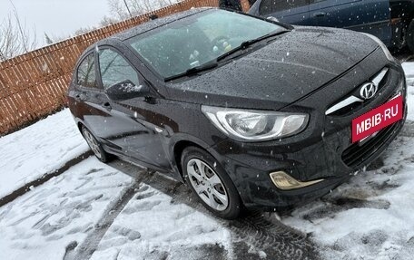 Hyundai Solaris II рестайлинг, 2012 год, 630 000 рублей, 4 фотография