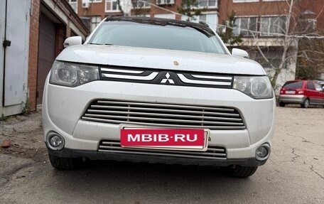 Mitsubishi Outlander III рестайлинг 3, 2013 год, 1 450 000 рублей, 5 фотография