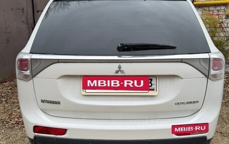 Mitsubishi Outlander III рестайлинг 3, 2013 год, 1 450 000 рублей, 8 фотография