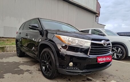 Toyota Highlander III, 2015 год, 3 500 000 рублей, 4 фотография