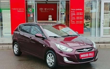 Hyundai Solaris II рестайлинг, 2011 год, 770 000 рублей, 3 фотография