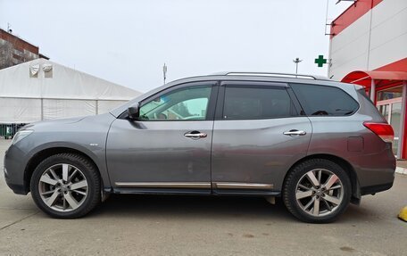 Nissan Pathfinder, 2016 год, 2 120 000 рублей, 1 фотография