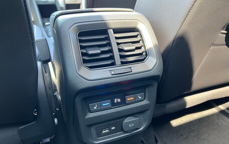 Volkswagen Tiguan II, 2019 год, 4 349 000 рублей, 9 фотография