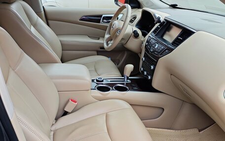 Nissan Pathfinder, 2016 год, 2 120 000 рублей, 13 фотография