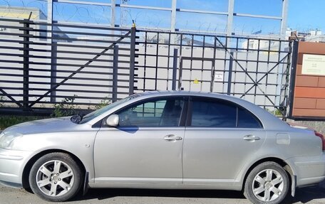 Toyota Avensis III рестайлинг, 2004 год, 600 000 рублей, 8 фотография