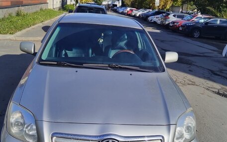 Toyota Avensis III рестайлинг, 2004 год, 600 000 рублей, 12 фотография